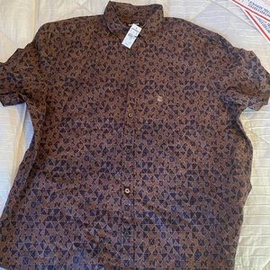 Men’s casual/dress shirt.